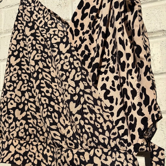 Honey Punch crossover camisole leopard print blouse Small - Picture 6 of 13